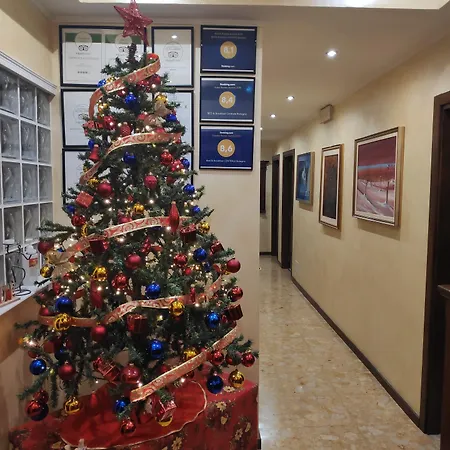 Bed&Breakfast CENTRALE Frühstückspension 4*