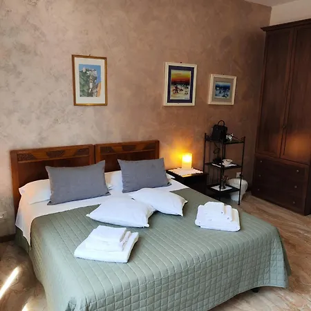 לינה וארוחת בוקר Bed & Breakfast Centrale 4*