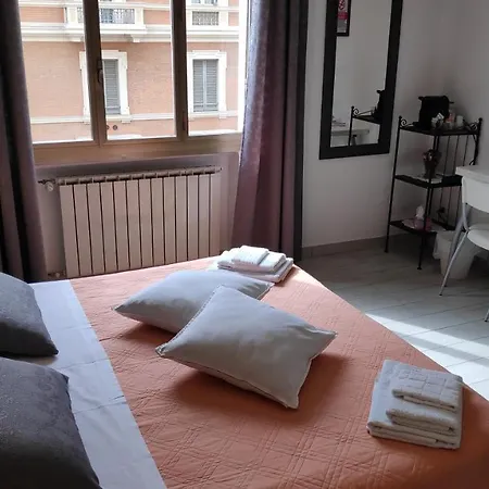 Bed & Breakfast Centrale Bed & Breakfast Bologna
