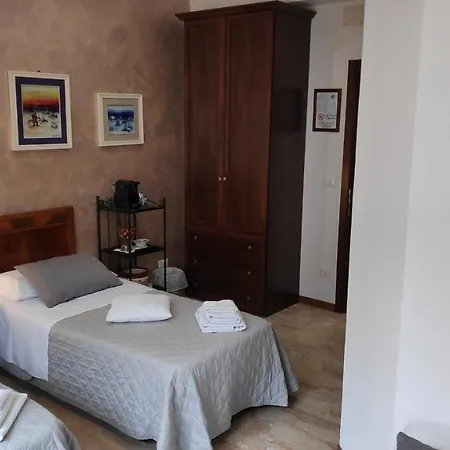 לינה וארוחת בוקר Bed & Breakfast Centrale 4*