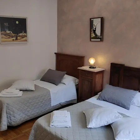 Alojamento de Acomodação e Pequeno-almoço Bed & Breakfast Centrale 4*