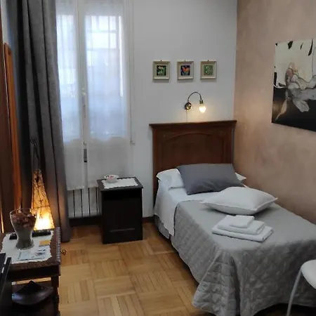 Bed & Breakfast Centrale 4* Bolonha